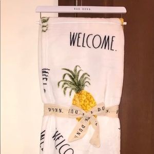 SOLD‼️Rae Dunn plush throw blanket